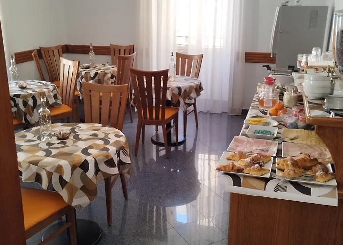 فندق Ercoli House 2*