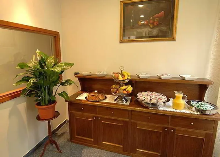 Ercoli House 2* روما