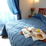 מלון Ercoli House 2*