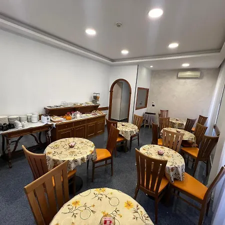 Ercoli House Hotel 2*