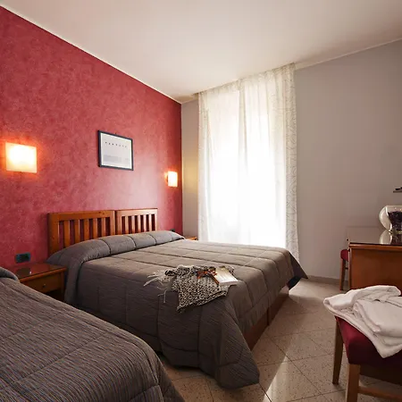 Ercoli House 2* ローマ