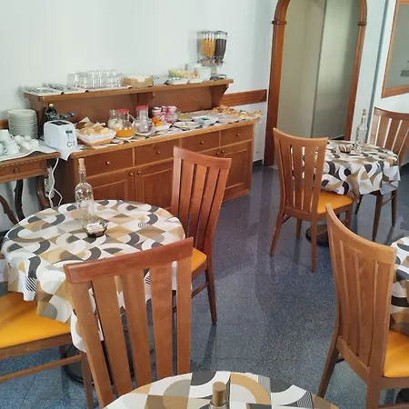 Ercoli House מלון 2*