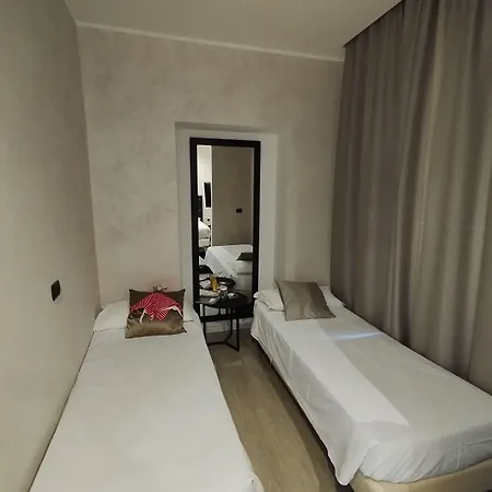 Ercoli House 2* ローマ