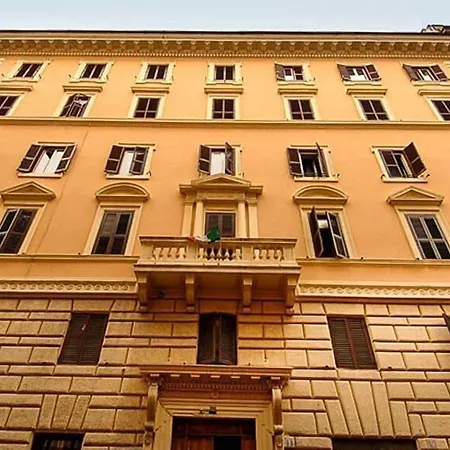 Ercoli House מלון