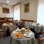 Ercoli House 2* Rom