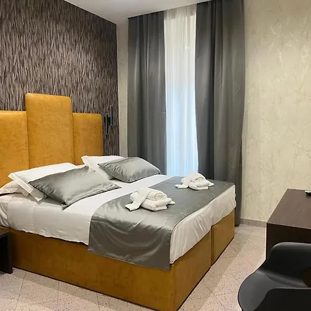 מלון Ercoli House 2*