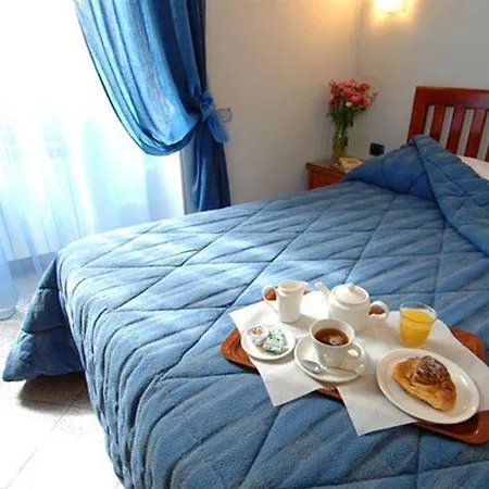 מלון Ercoli House 2*