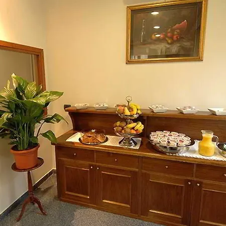 Ercoli House 2* רומא
